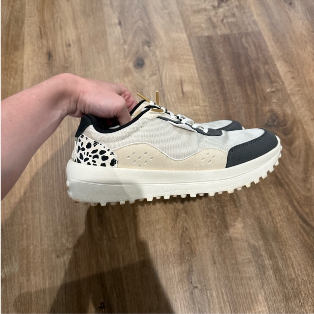 Hey Dude Women's size 6 - Picture 2 of 4